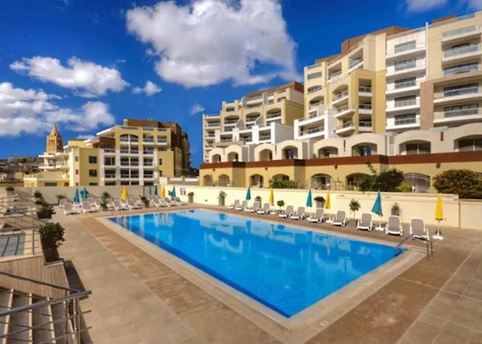 Monita 113, Seaside Apartment With Access To Pool And Pleasant Views