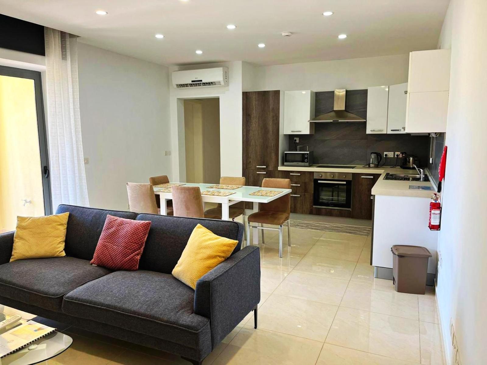 Monita 113, Seaside With Access To Pool And Pleasant Views * Marsaskala