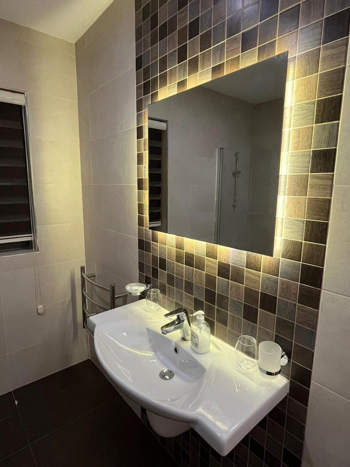 Monita 113, Seaside With Access To Pool And Pleasant Views * Marsaskala
